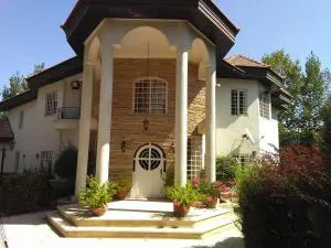 ۲۱۷۰ متر باغ ویلا در زیبادشت