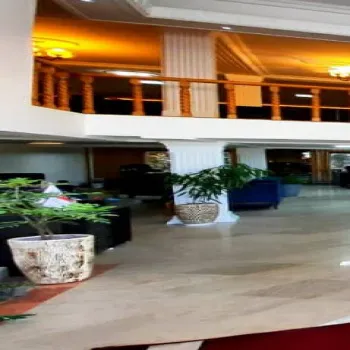 گروه تجاری هنرمندان